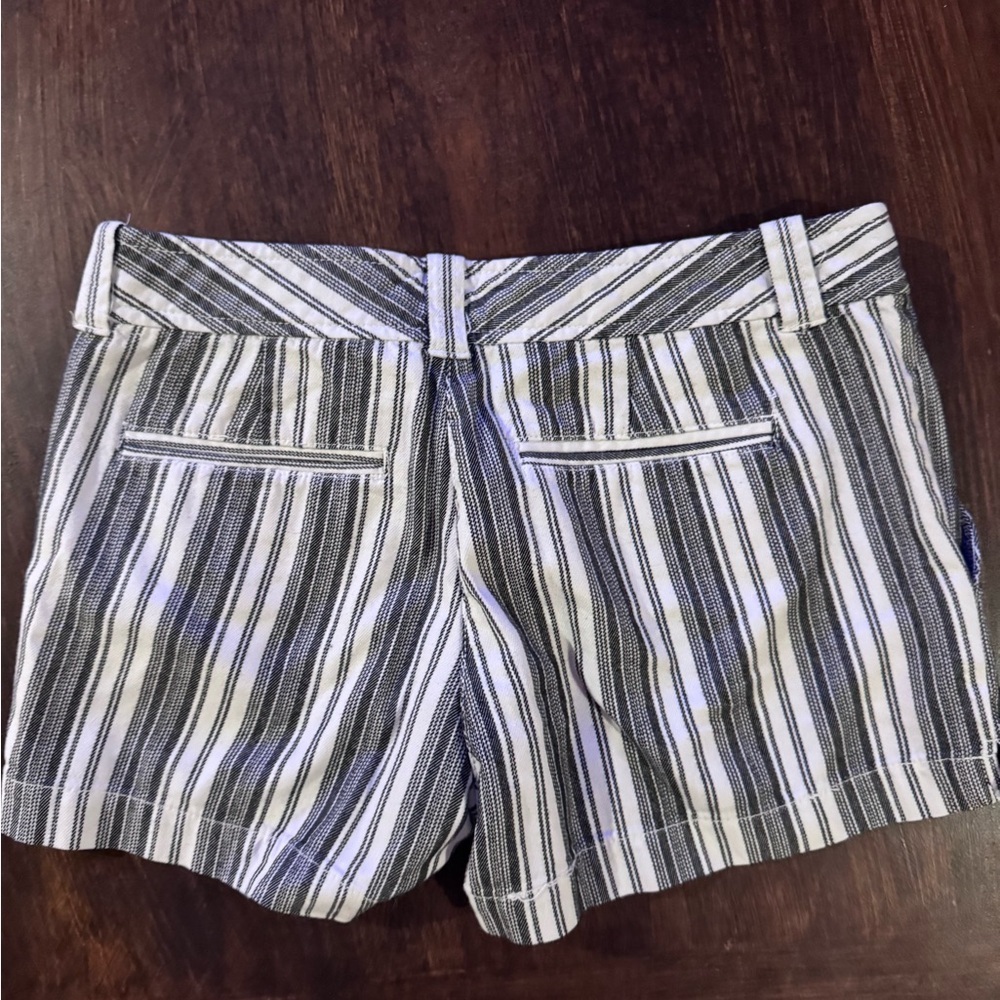New York & Company Women's Shorts- 0 - Picture 4 of 4